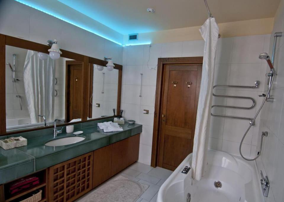 Casa Con Vista Colosseo - Luxury With Colosseum View Apartment Rom